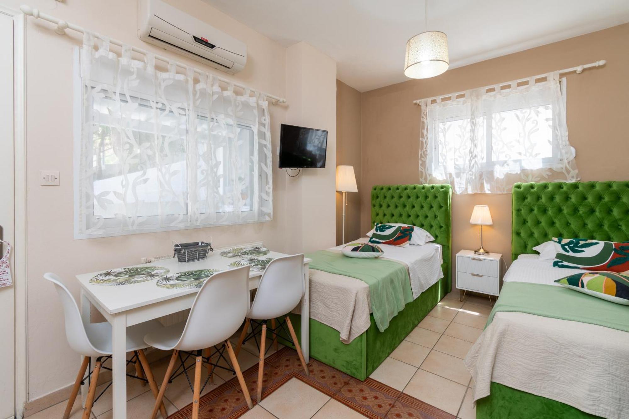 Family Inn Apartments&Suites Neos Marmaras Exteriör bild