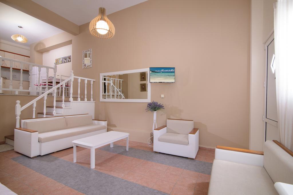 Family Inn Apartments&Suites Neos Marmaras Exteriör bild