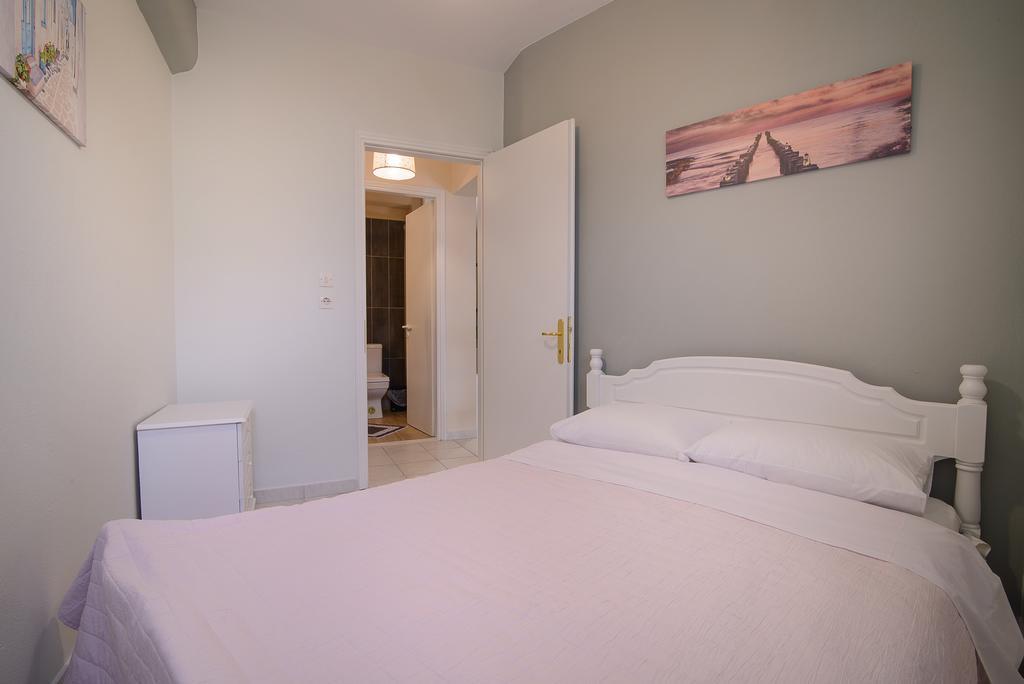 Family Inn Apartments&Suites Neos Marmaras Exteriör bild